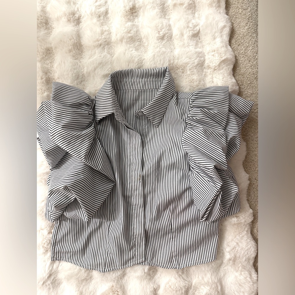 Puffy sleeves shirt